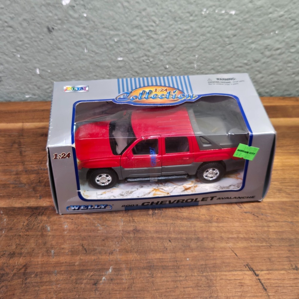 1:24 WELLY 2001 CHEVROLET AVALANCHE RED/GREY ON GREY